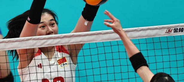 DB体育官方-中国女排关键时刻救险，德约科维奇力保胜局拿下系列赛